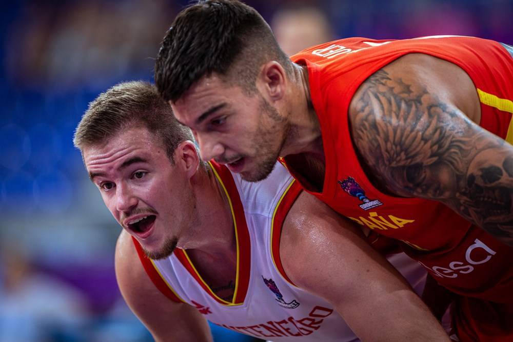 关于赛地聚焦——欧洲杯冲刺阶段热度飙升，帕纳辛奈科斯完成体检，形势明朗，阵容厚度经受考验的信息