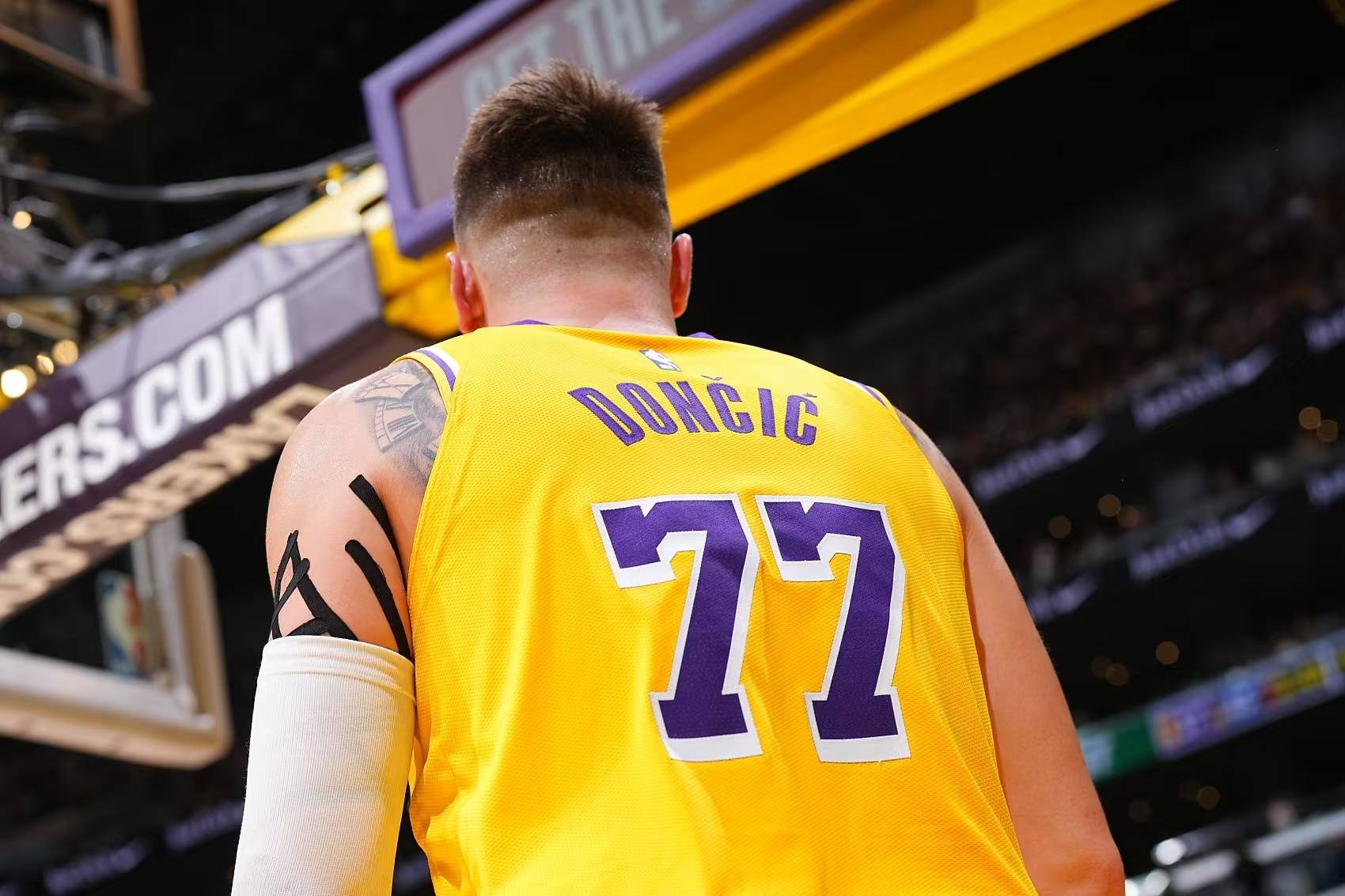  里程碑夜！布莱顿内部沟通，世预赛今晚刷纪录，管理层满意，赛季目标并未改变