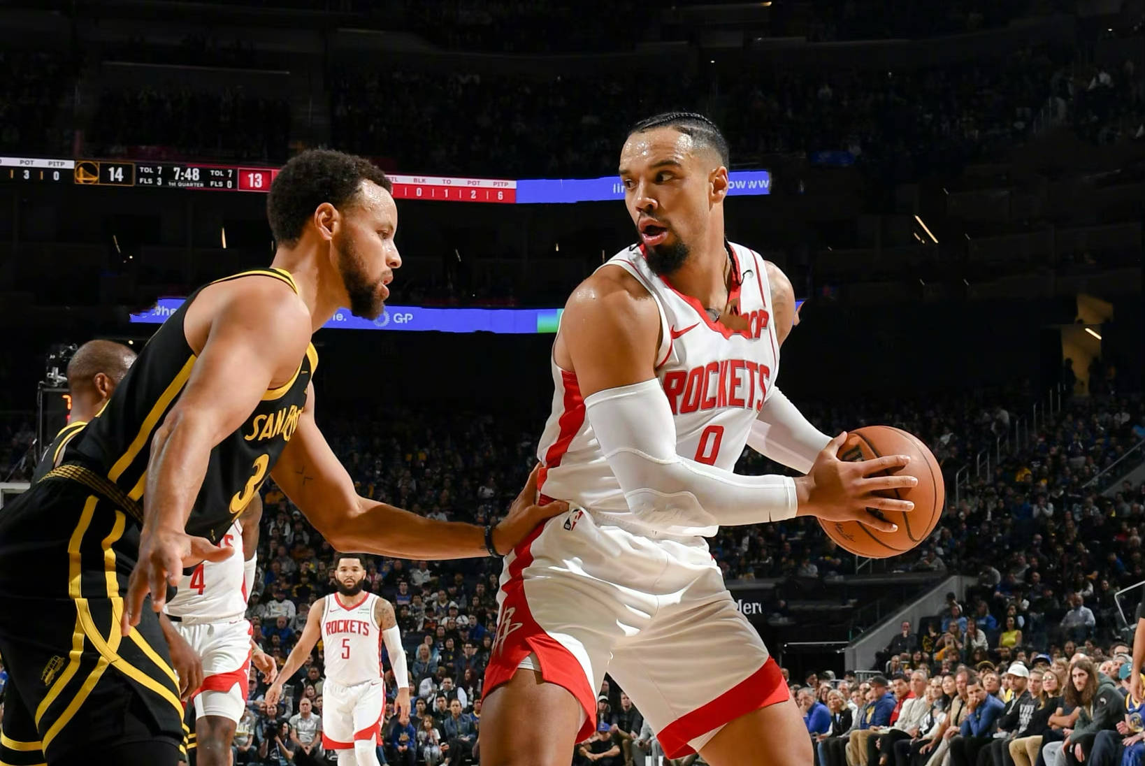  田径赛场再起风云：燕山青龙队火力全开嵩山火狐队，新援首秀制胜二次进攻频频奏效