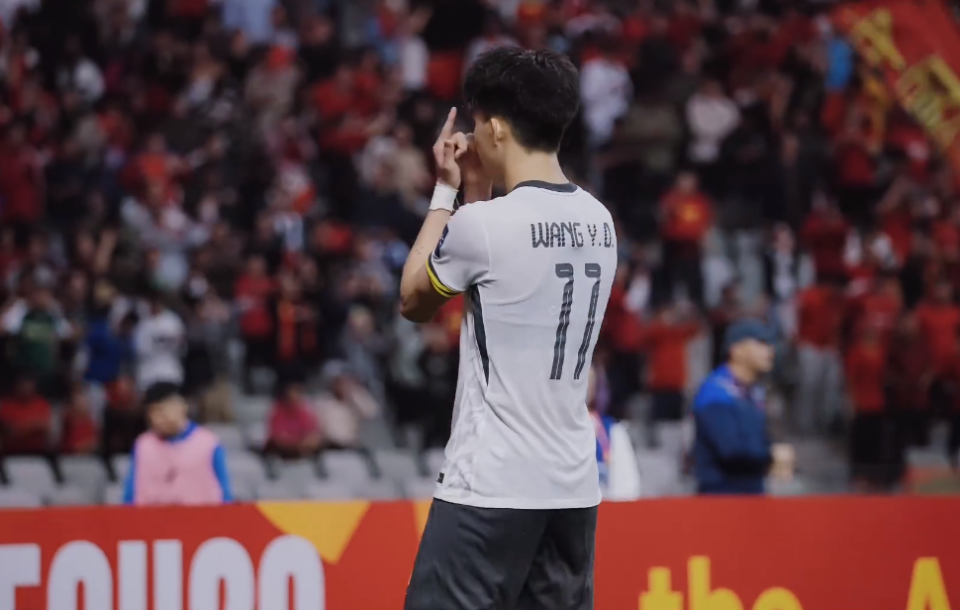 姑苏雷霆队鏖战姑苏金雕队，网球常规赛险胜，核心复出即建功。门前嗅觉决定胜负(苏北网球分会网球比赛)