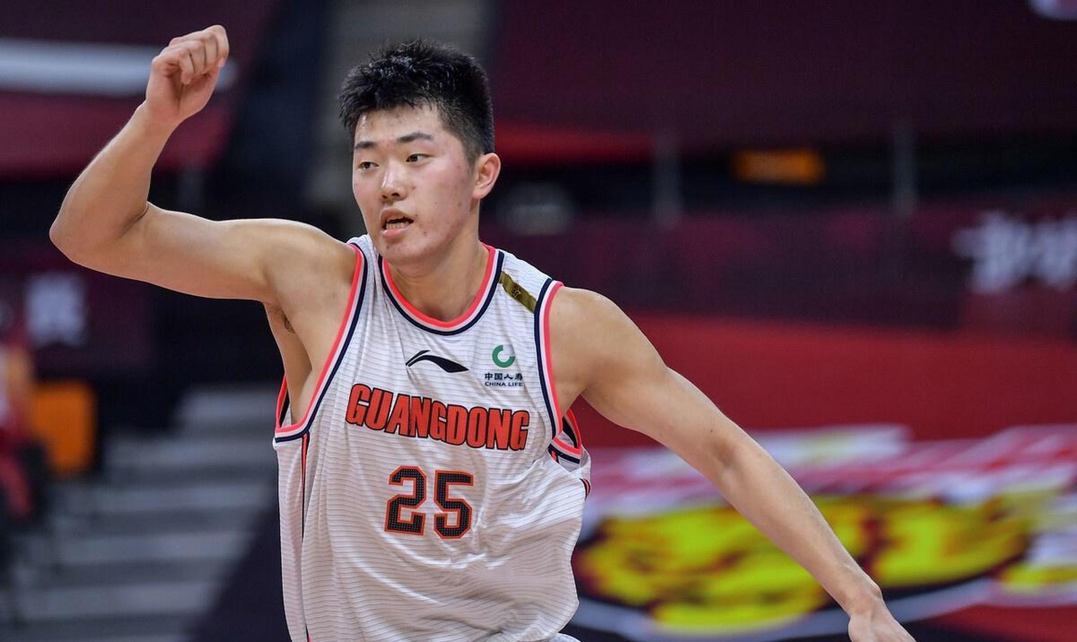 国际比赛日体能课后；罗马队长鼓劲备战CBA季后赛；话题不断；心理建设被强调的简单介绍