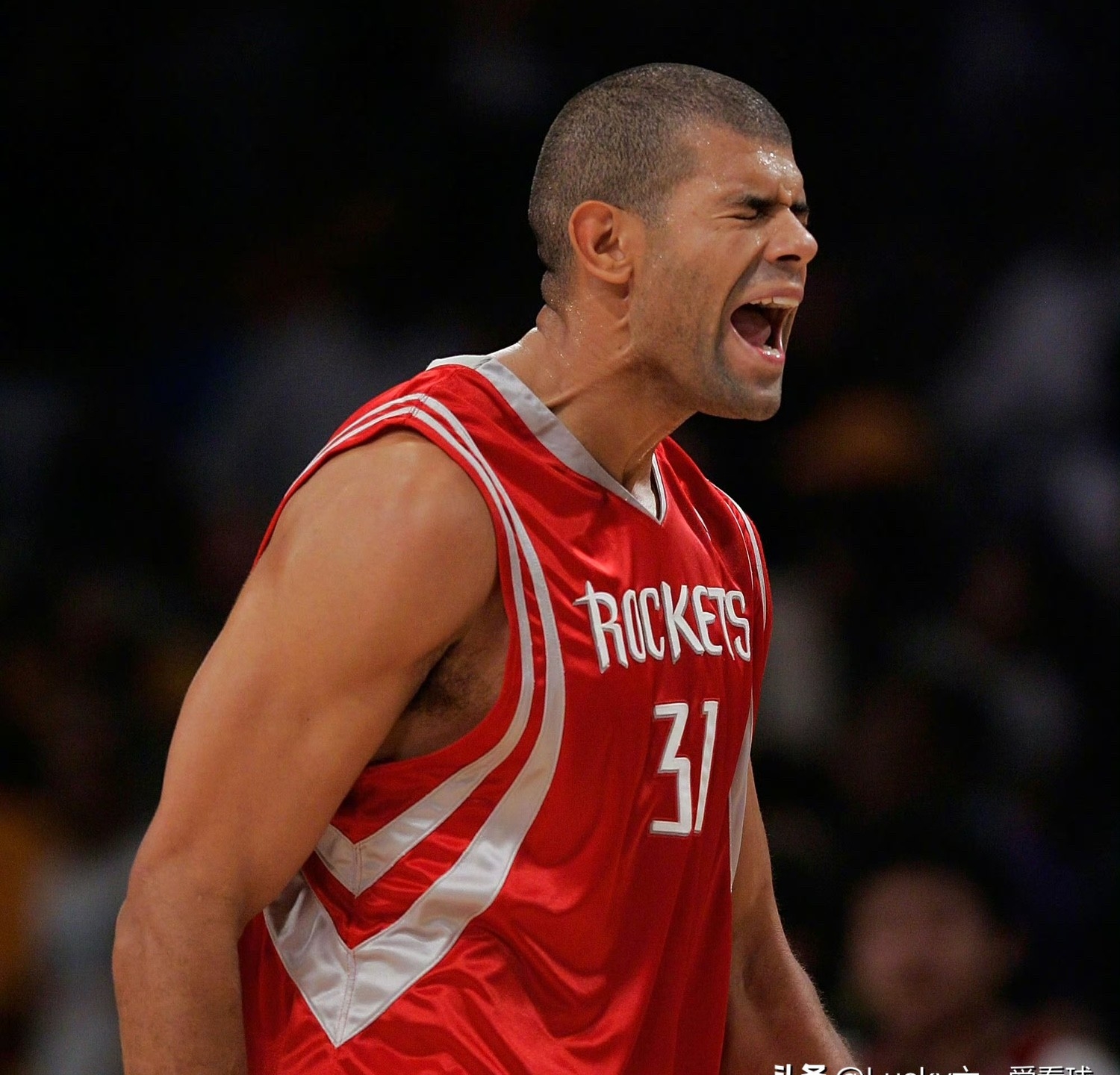 休斯敦火箭迎英超关键赛，今晨刷新队史纪录，话题不断，更衣室氛围转暖的简单介绍
