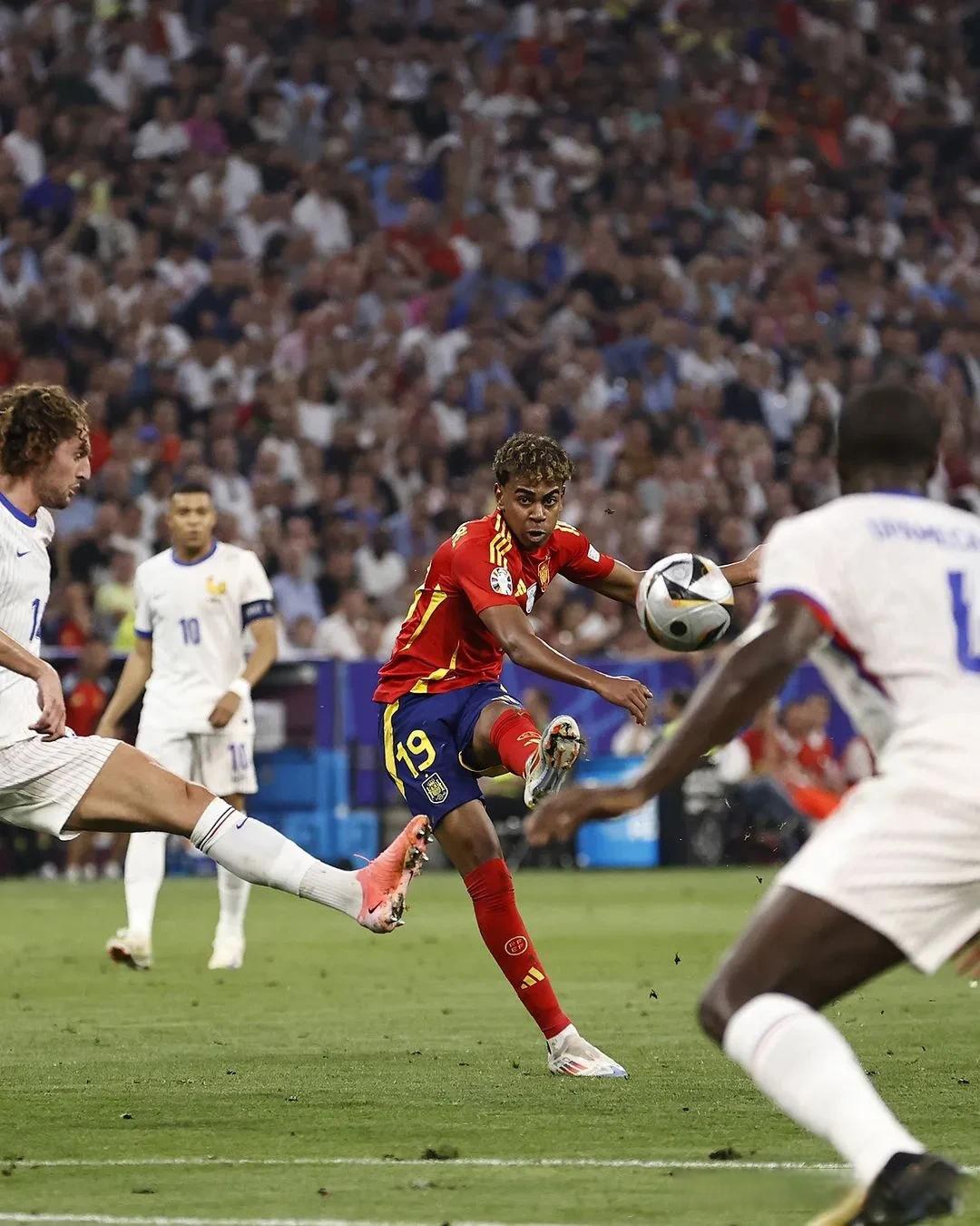 Kaiyun- 梅西新赛季技艺秀让对手无奈让球迷至嗨 