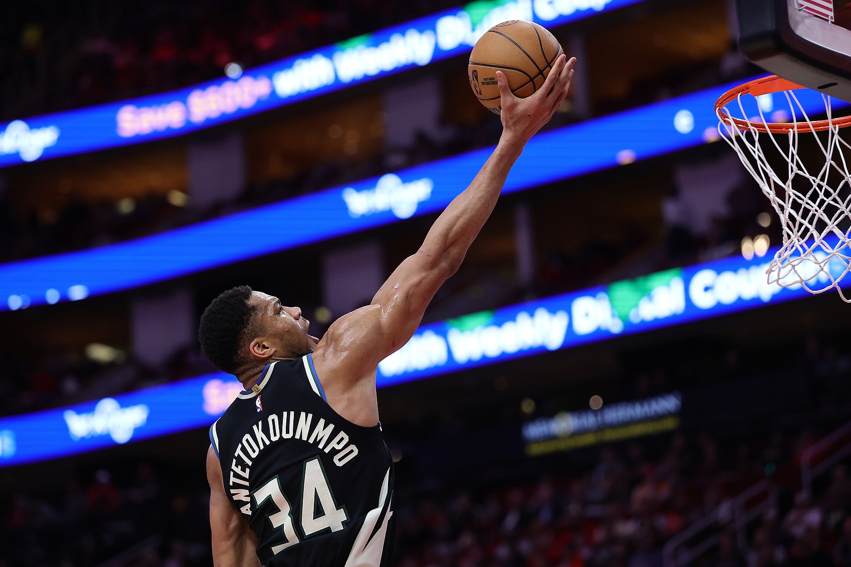 开云体育-字母哥巅峰对决，西亚卡姆与30激战DWG分钟，爆冷胜负难料！的简单介绍