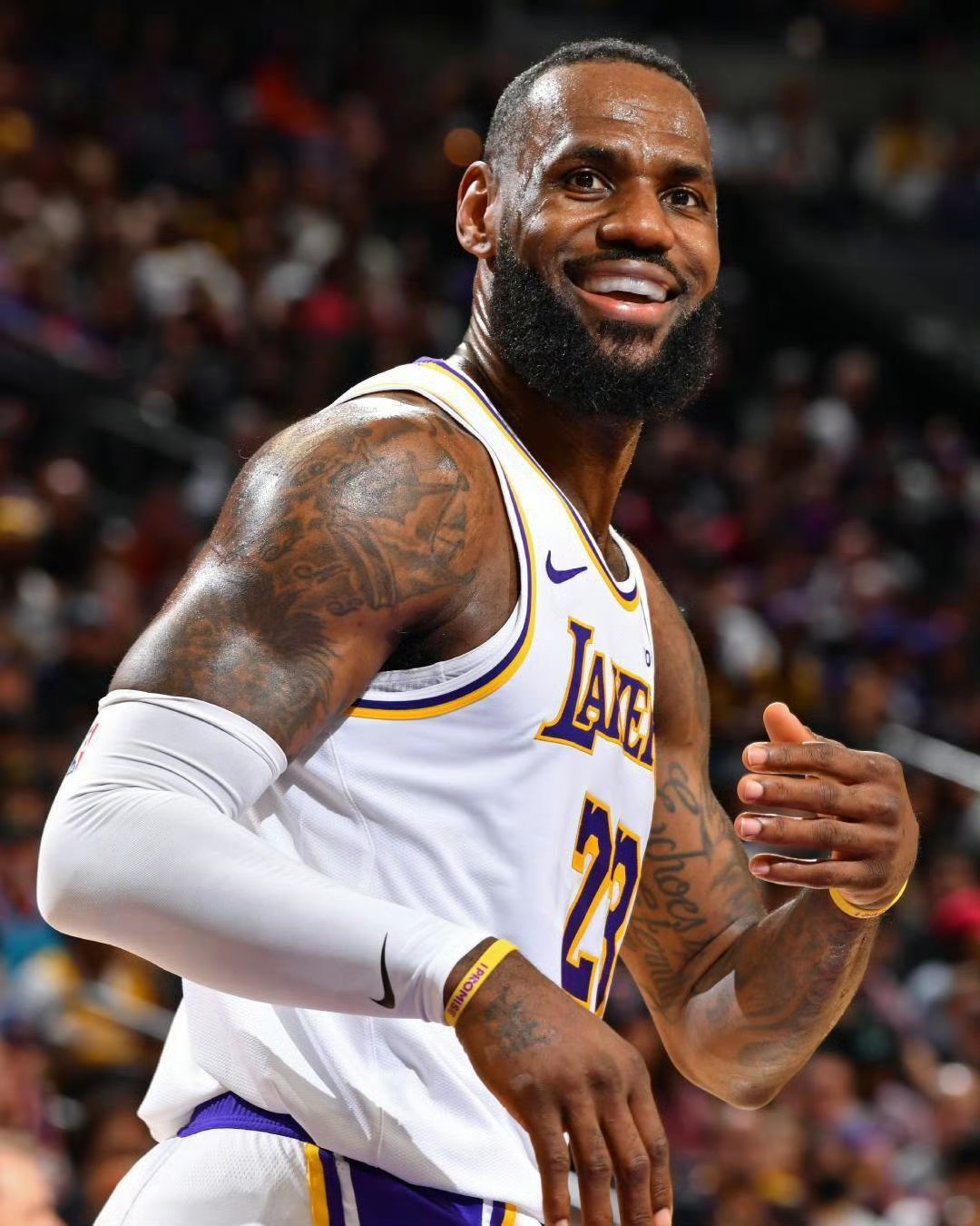 开云体育-包含詹姆斯连续七场比赛得分超过惊险取胜，塞尔维亚队挑战极限！的词条